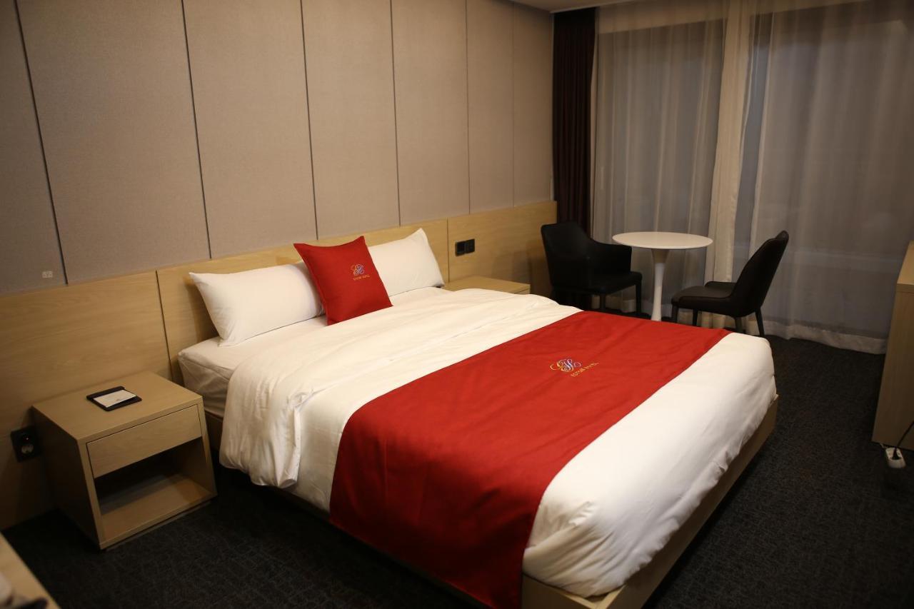 Chuncheon Eston Hotel Экстерьер фото