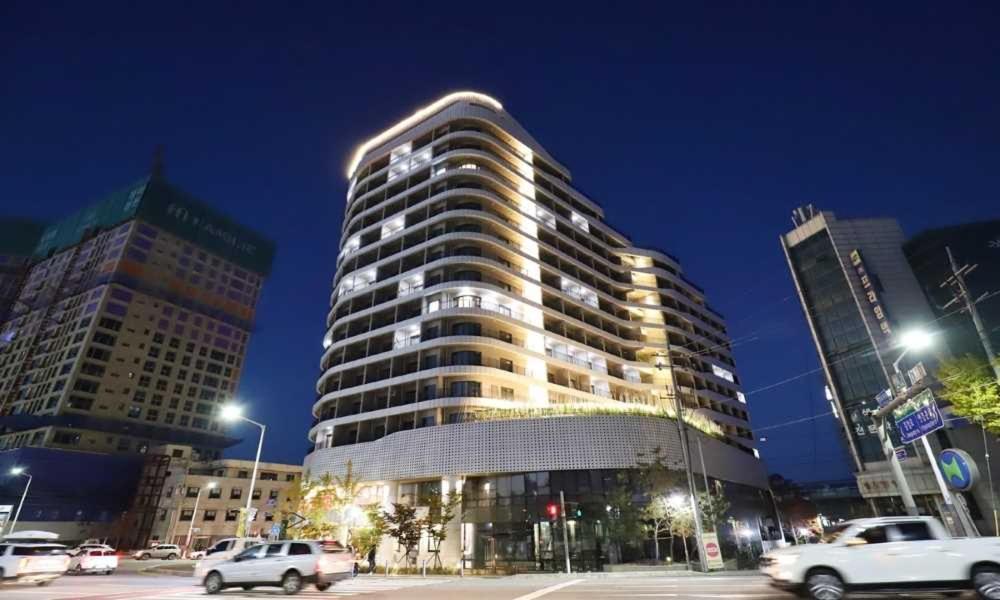 Chuncheon Eston Hotel Экстерьер фото