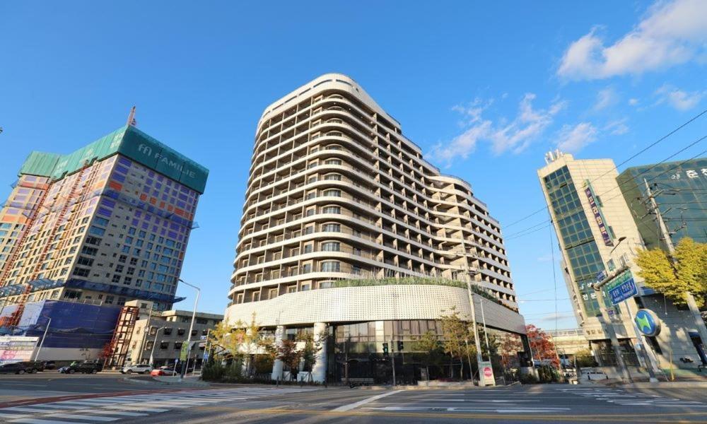 Chuncheon Eston Hotel Экстерьер фото