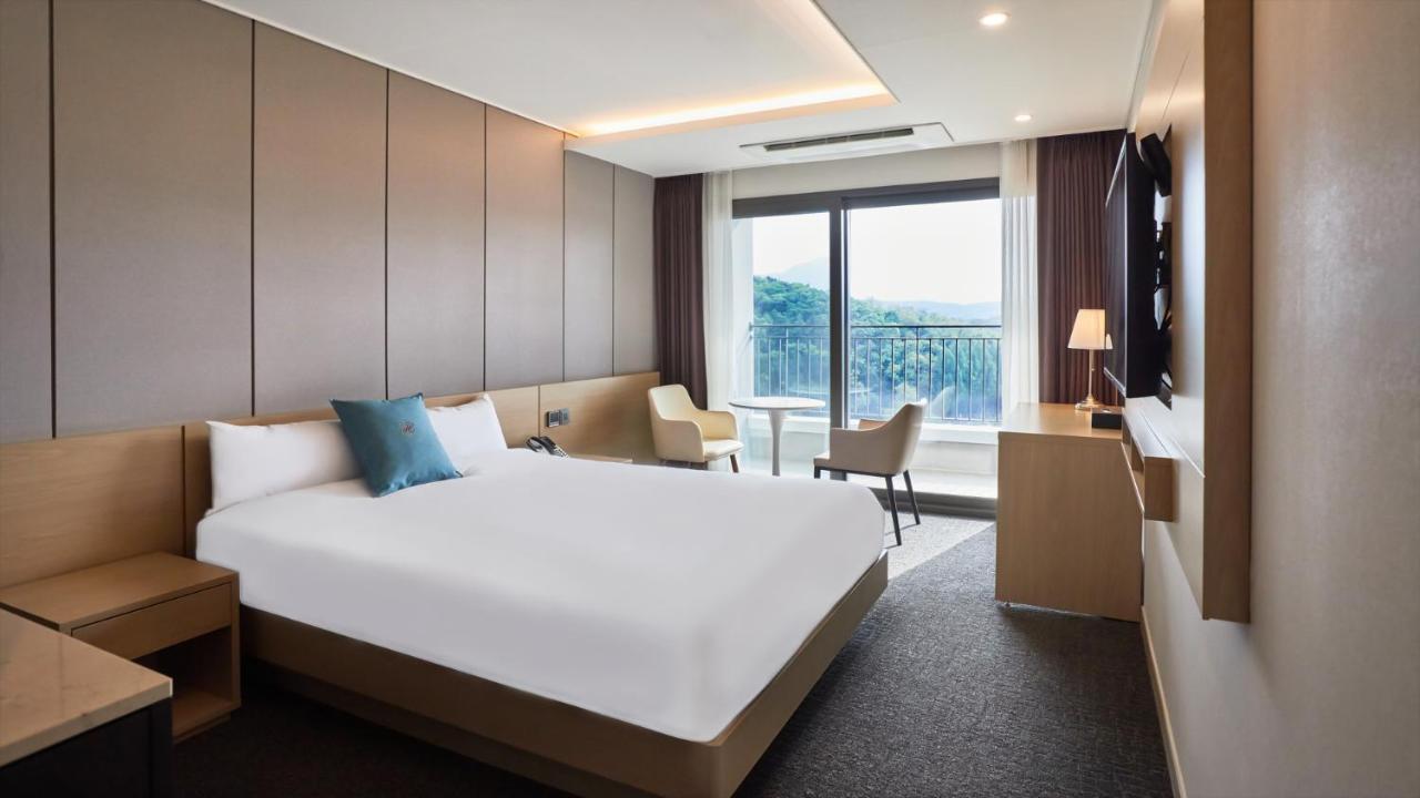Chuncheon Eston Hotel Экстерьер фото