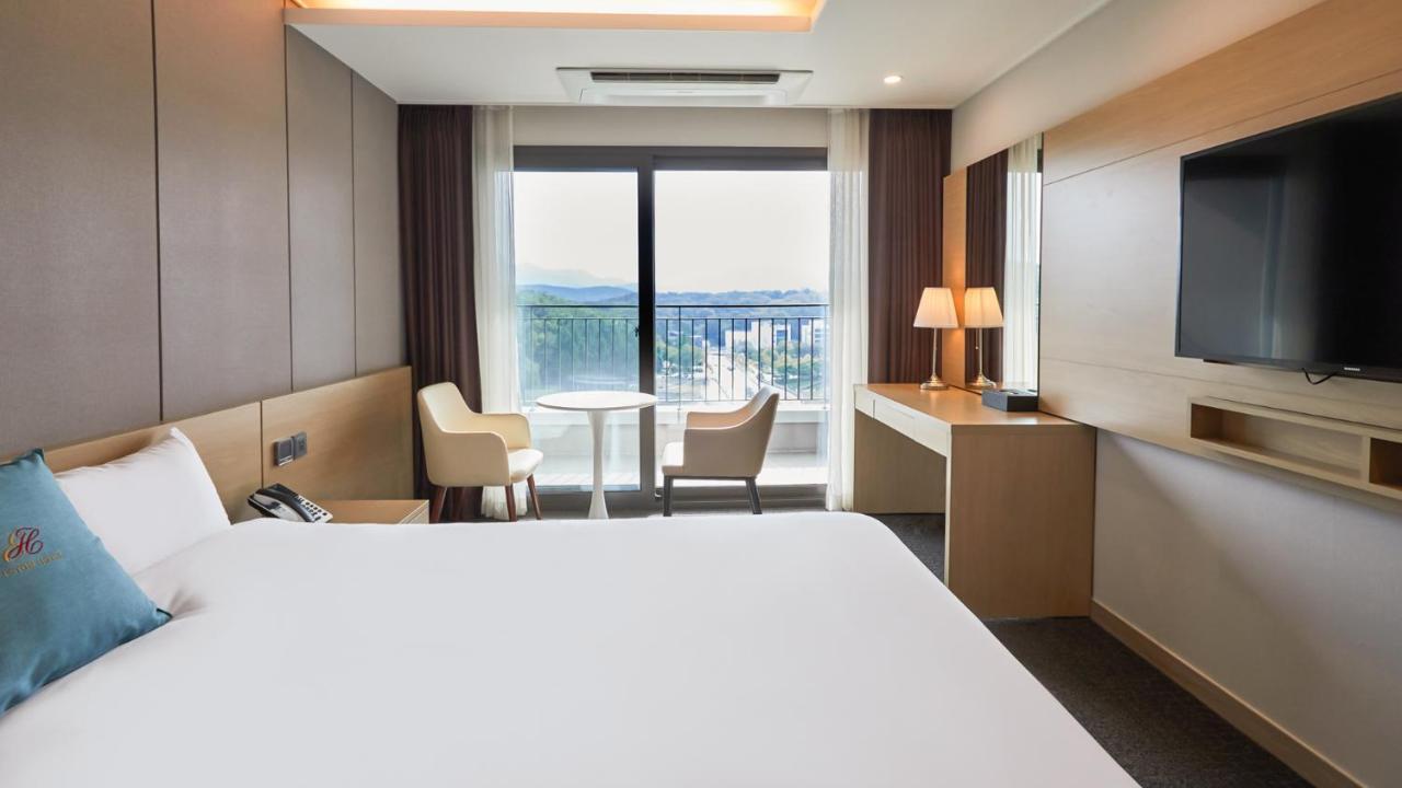 Chuncheon Eston Hotel Экстерьер фото