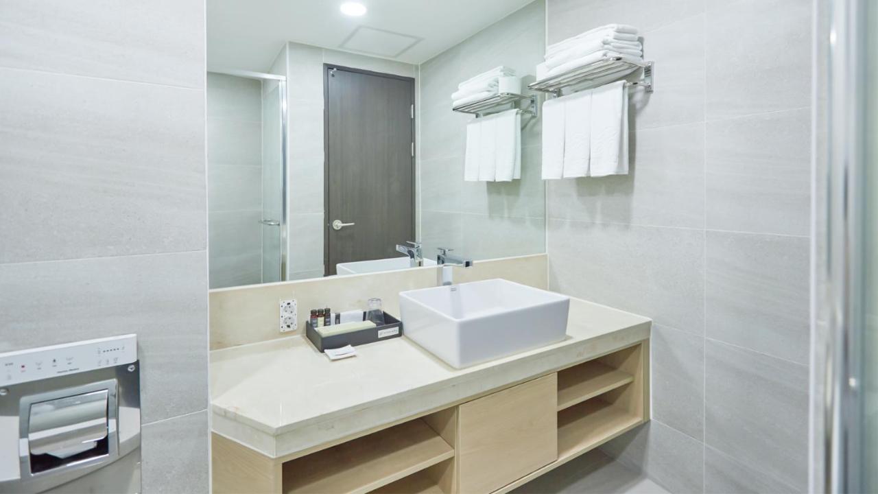 Chuncheon Eston Hotel Экстерьер фото