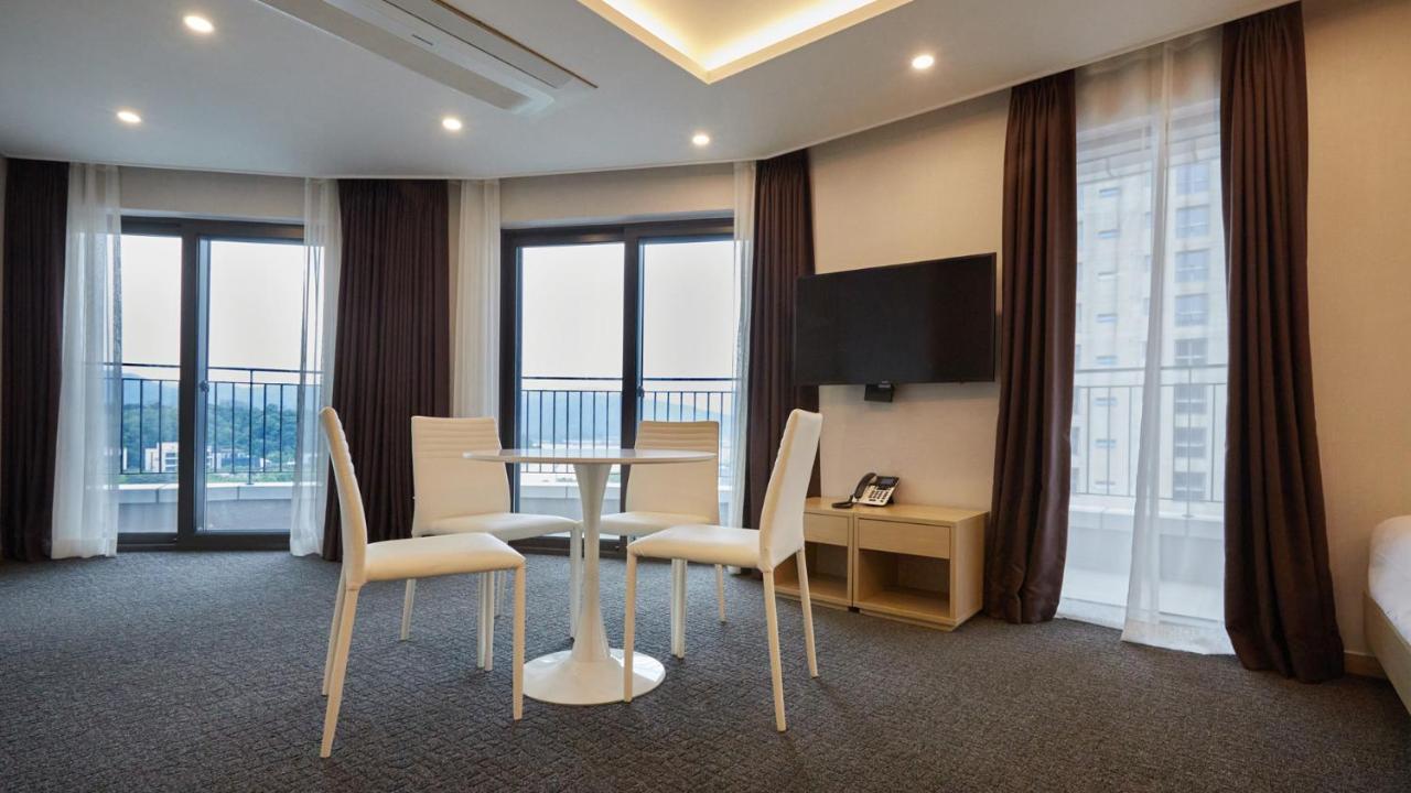 Chuncheon Eston Hotel Экстерьер фото