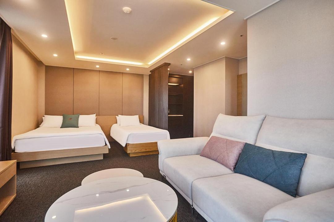 Chuncheon Eston Hotel Экстерьер фото